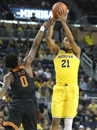 Zak Irvin (21)