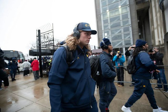 Chase Winovich (15)