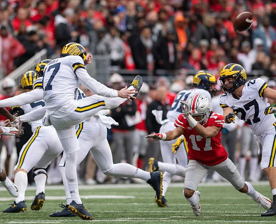 Will Hart (17), Nate Schoenle (81), and Joe Hewlett (27)