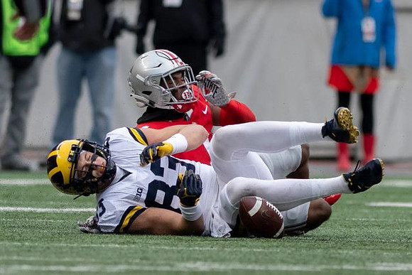 Zach Gentry (83)