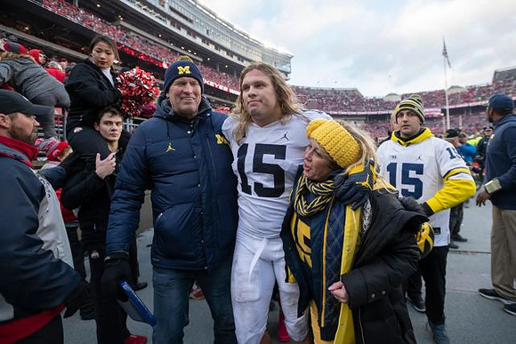 Chase Winovich (15)