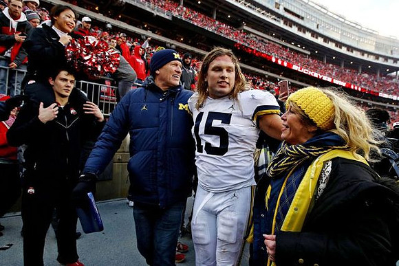 Chase Winovich (15)