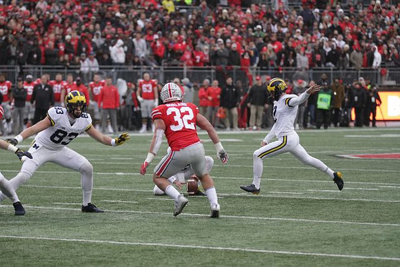 Zach Gentry (83), Will Hart (17), and Jake Moody (2)
