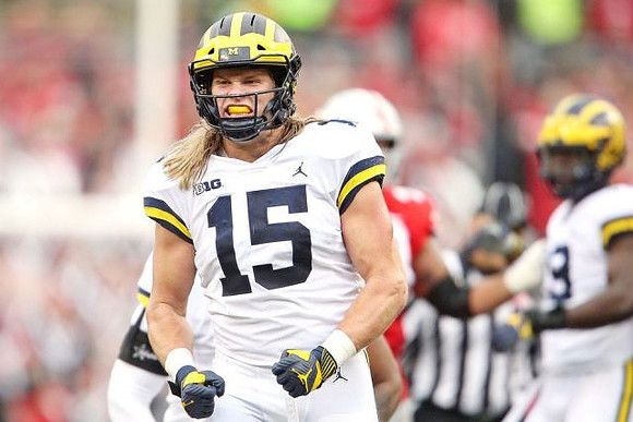 Chase Winovich (15)