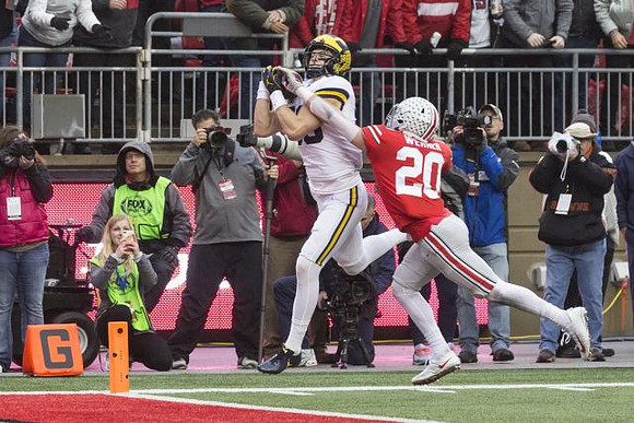 Zach Gentry (83)