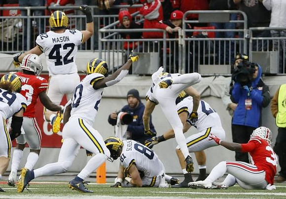Jordan Glasgow (29), Ben Mason (42), Brad Hawkins (20), Nate Schoenle (81), Zach Gentry (83), and Joe Hewlett (27)