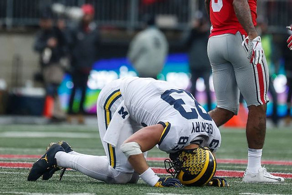 Zach Gentry (83)
