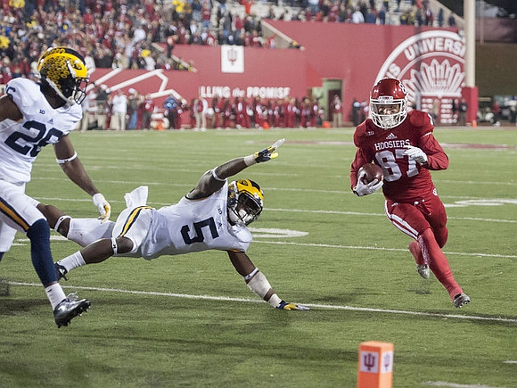Jourdan Lewis (26) and Jabrill Peppers (5)