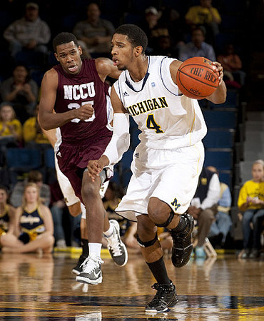 Darius Morris (4)