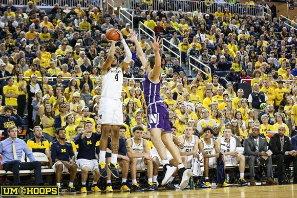 Isaiah Livers (4)