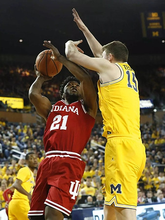 Jon Teske (15) and Muhammad-Ali Abdur-Rahkman (12)