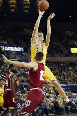 Duncan Robinson (22)