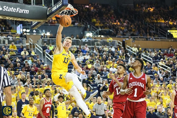 Moritz Wagner (13), Muhammad-Ali Abdur-Rahkman (12), and Jordan Poole (2)
