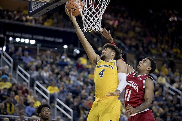 Isaiah Livers (4)