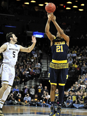 Zak Irvin (21)