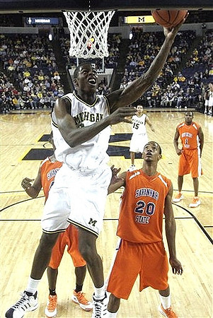 DeShawn Sims (34) and David Merritt (15)