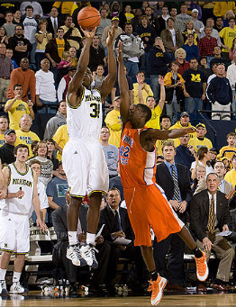 DeShawn Sims (34) and Stu Douglass (1)