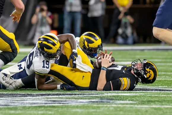 Rod Moore (19)