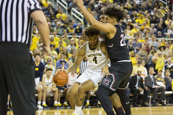 Isaiah Livers (4)