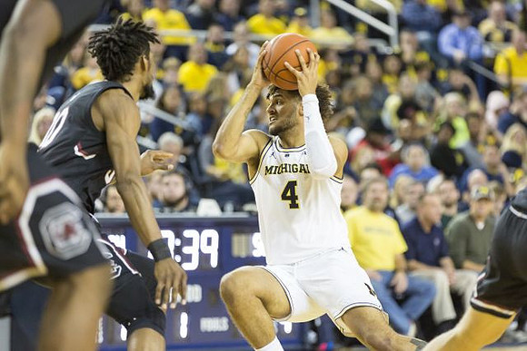 Isaiah Livers (4)