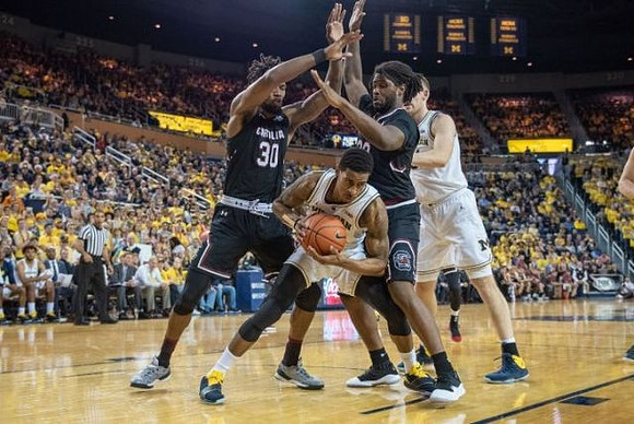 Charles Matthews (1) and Austin Davis (51)