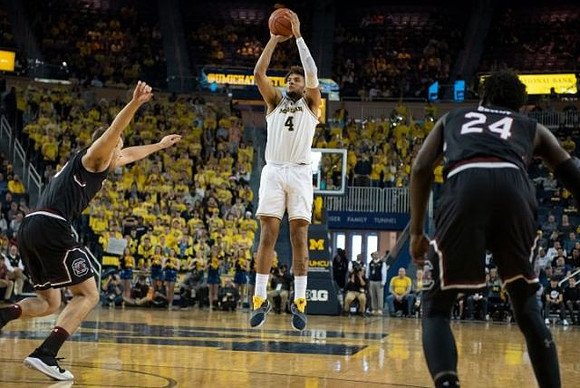 Isaiah Livers (4)