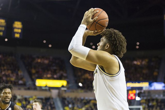 Isaiah Livers (4)