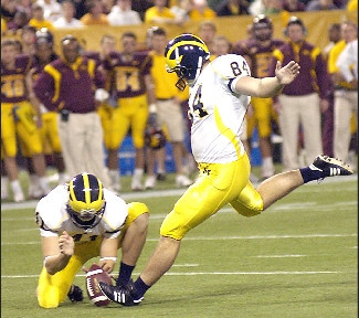 Zoltan Mesko (41) and K.C. Lopata (84)
