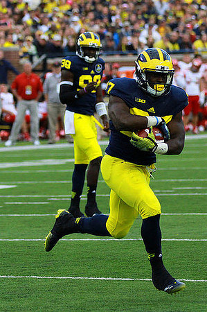 Sione Houma (39) and Derrick Green (27)