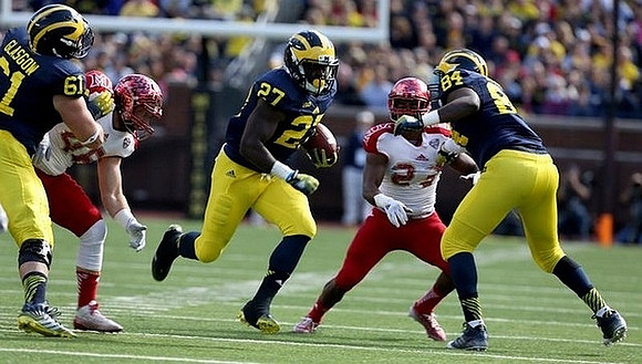 Graham Glasgow (61), Derrick Green (27), and A.J. Williams (84)