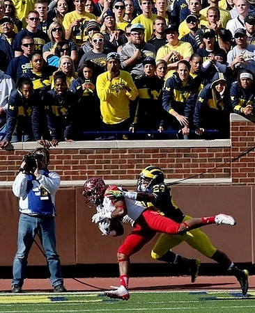 Delonte Hollowell (24)