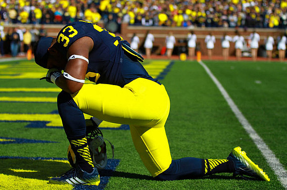 Taco Charlton (33)