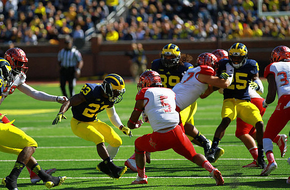Dennis Norfleet (23), Sione Houma (39), and Dymonte Thomas (25)
