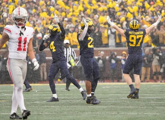 Vincent Gray (4), Michael Barrett (23), and Aidan Hutchinson (97)