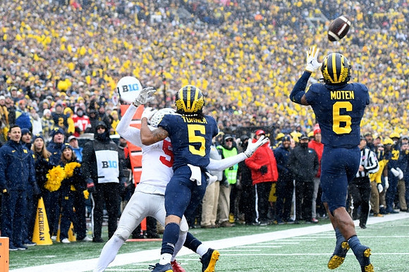 DJ Turner (5) and R.J. Moten (6)