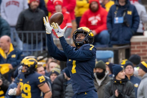 Joey Velazquez (29) and Donovan Edwards (7)