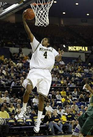 Darius Morris (4)