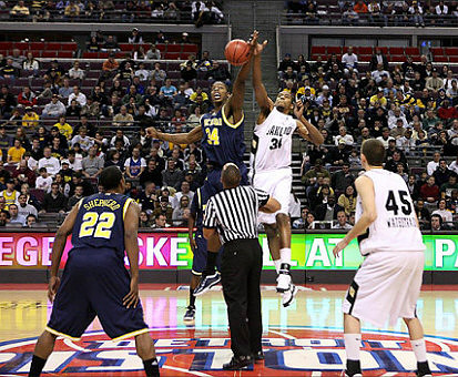 Jevohn Shepherd (22) and DeShawn Sims (34)
