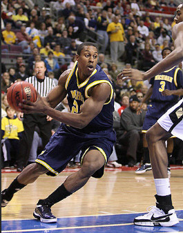 Jevohn Shepherd (22) and Manny Harris (3)
