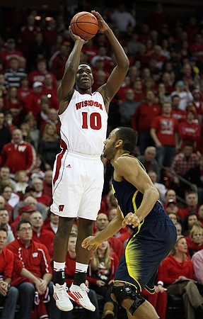 Jon Horford (15)
