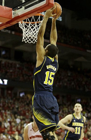 Jon Horford (15) and Nik Stauskas (11)
