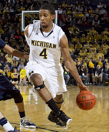 Darius Morris (4)