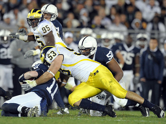 Renaldo Sagesse (95) and Ryan Van Bergen (53)