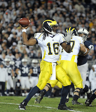 Denard Robinson (16) and Taylor Lewan (77)