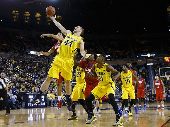 Max Bielfeldt (44), Caris LeVert (23), Zak Irvin (21), and Derrick Walton Jr. (10)