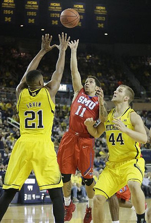 Zak Irvin (21) and Max Bielfeldt (44)