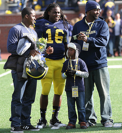 Denard Robinson (16)