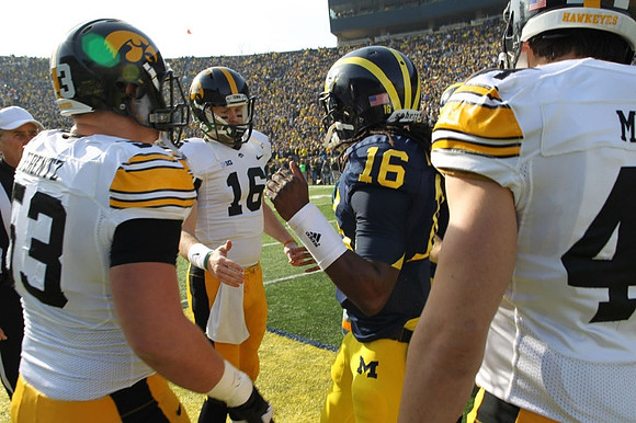 Denard Robinson (16)