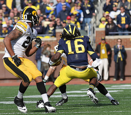 Denard Robinson (16)