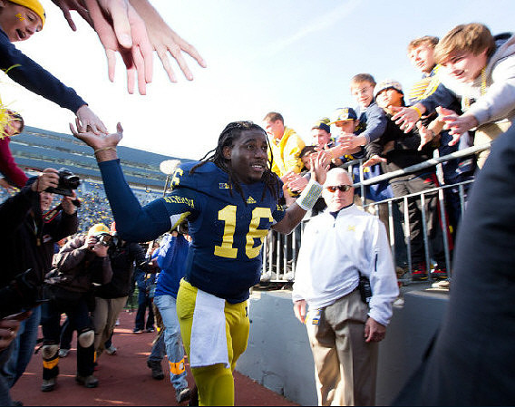 Denard Robinson (16)
